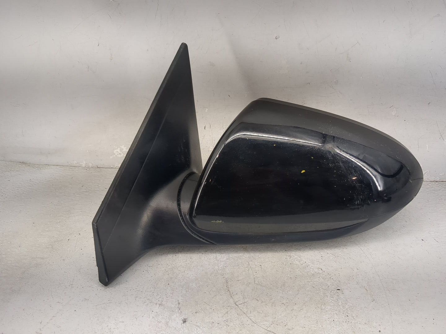 2017-2020 Hyundai Elantra Driver Side View Mirror - Left Door Mirror OEM Used - Oemusedautoparts1.com