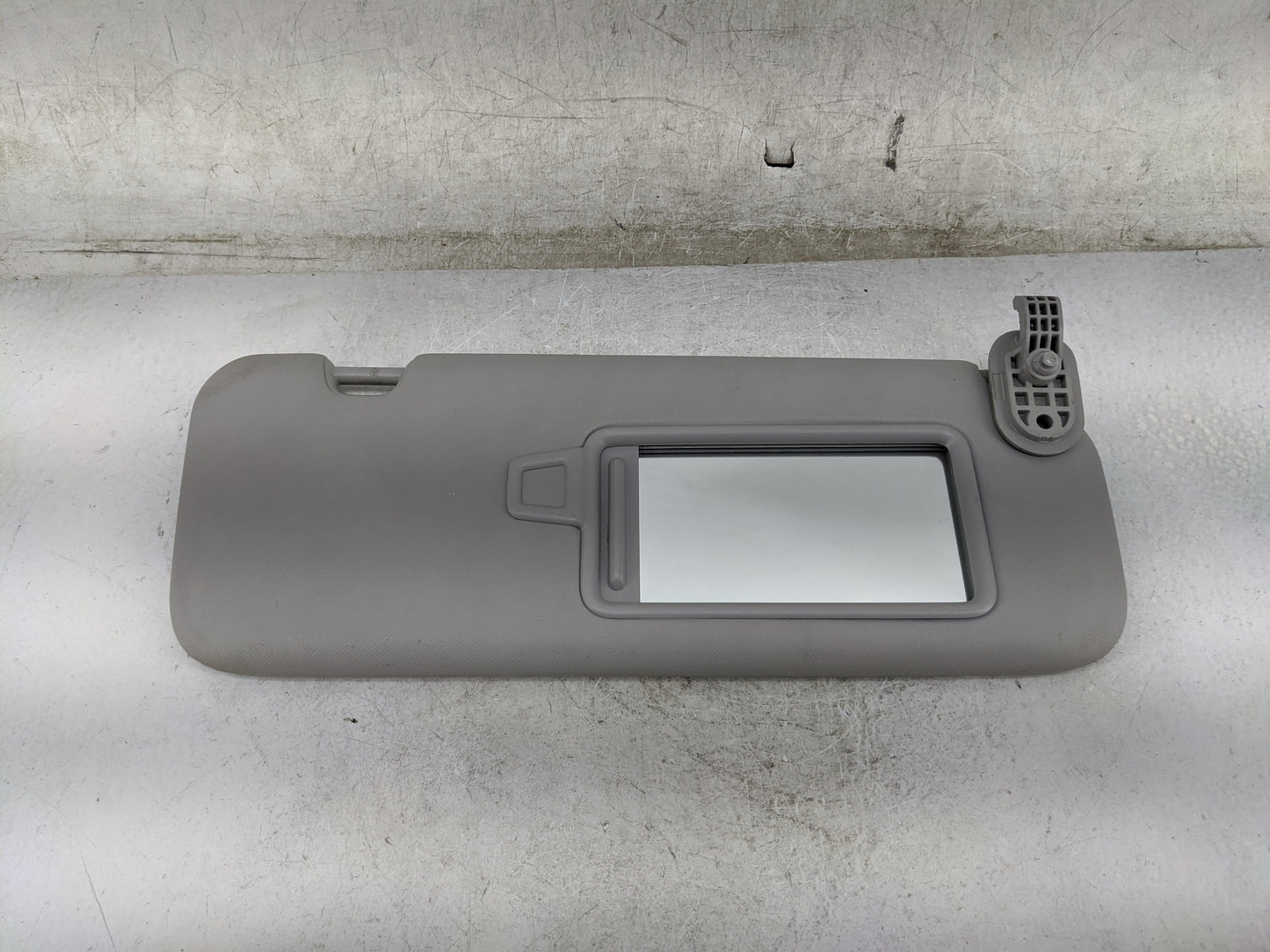 2017-2020 Hyundai Elantra Sun Visor Shade Replacement Passenger Right Mirror Fits Fits 2017 2018 2019 2020 OEM Used Auto Par