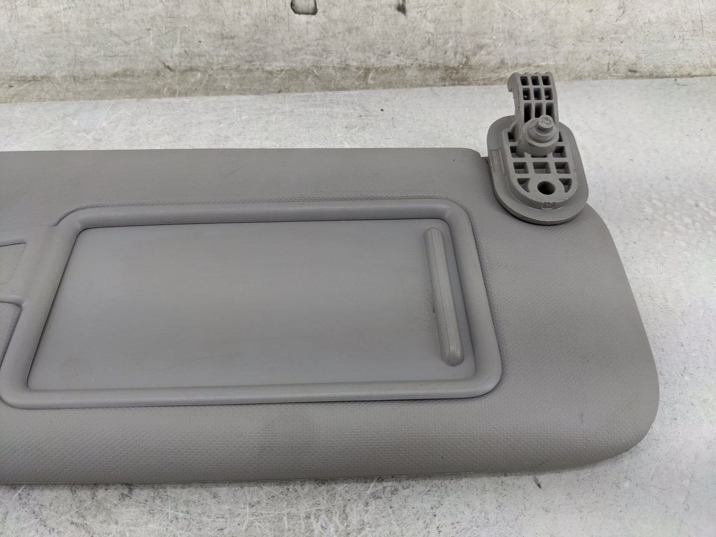 2017-2020 Hyundai Elantra Sun Visor Shade Replacement Passenger Right Mirror Fits Fits 2017 2018 2019 2020 OEM Used Auto Par