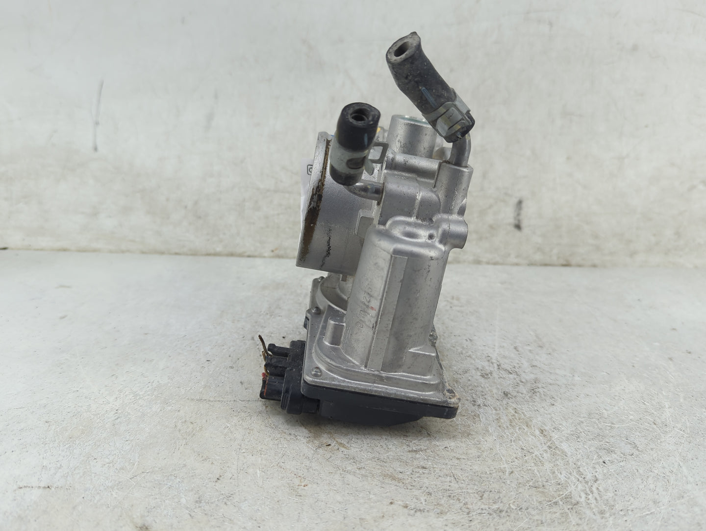 2011-2020 Hyundai Elantra Throttle Body P/N:35100-2E000 5323 11B02 Fits OEM Used Auto Parts - Oemusedautoparts1.com