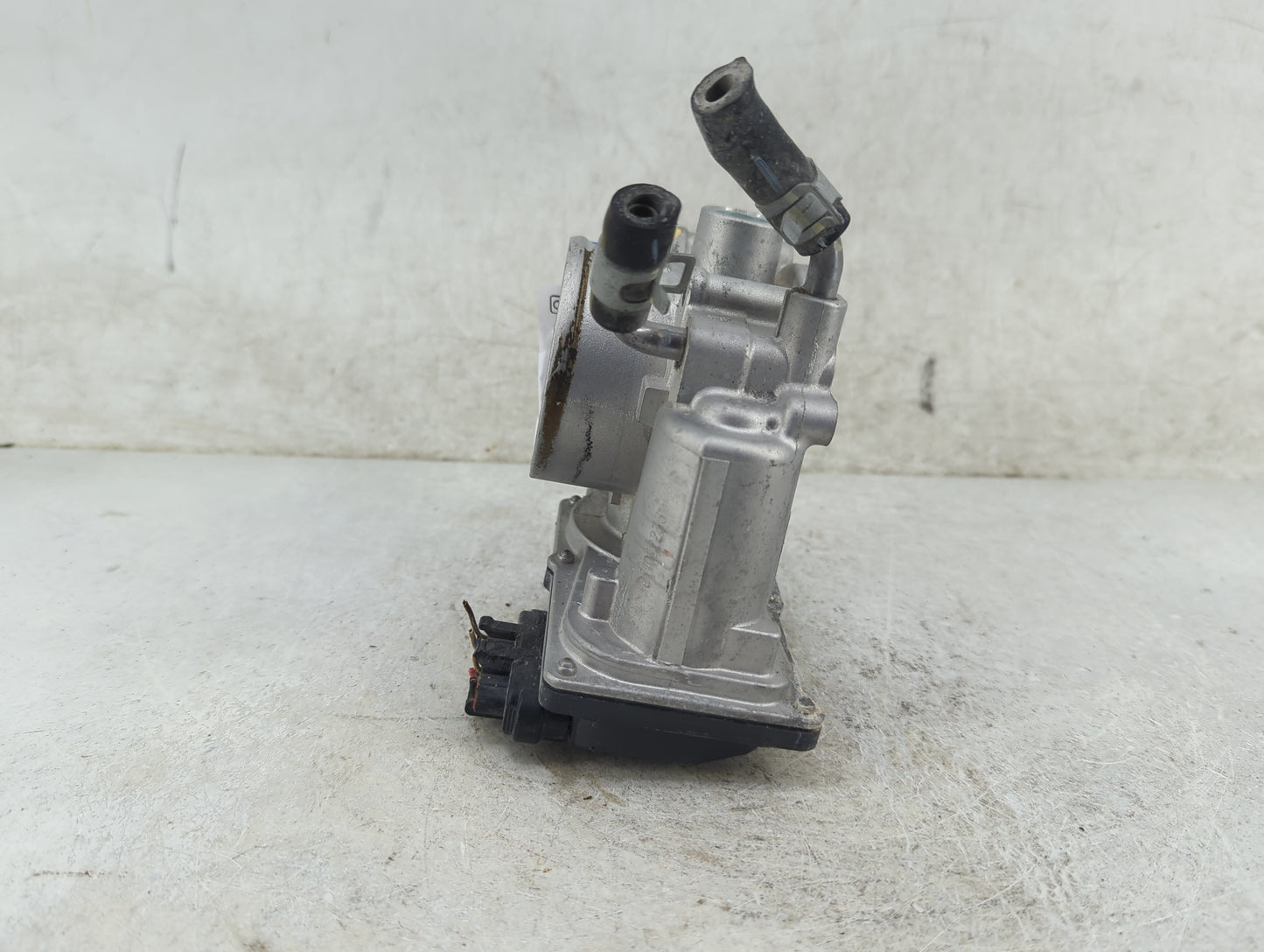 2011-2020 Hyundai Elantra Throttle Body P/N:35100-2E000 5323 11B02 Fits OEM Used Auto Parts - Oemusedautoparts1.com