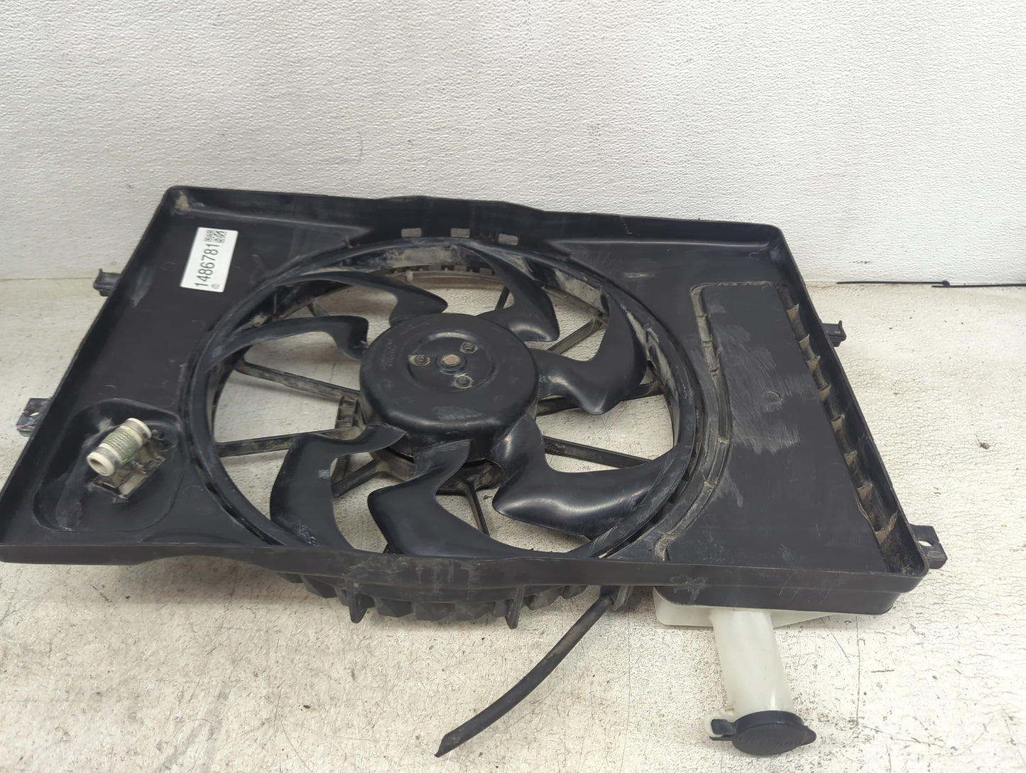 2019-2020 Hyundai Elantra Electric Radiator Cooling Fan Motor Assembly Fits Fits 2019 2020 2021 2022 OEM Used Auto Parts - O
