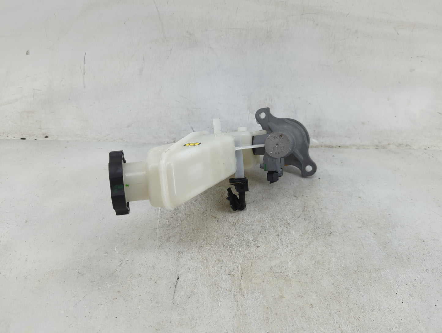 2017-2019 Hyundai Elantra Brake Master Cylinder 1489164 - Oemusedautoparts1.com