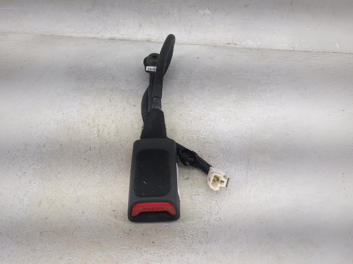 2017-2020 Hyundai Elantra Passenger Front Seatbelt Buckle 1512810 - Oemusedautoparts1.com