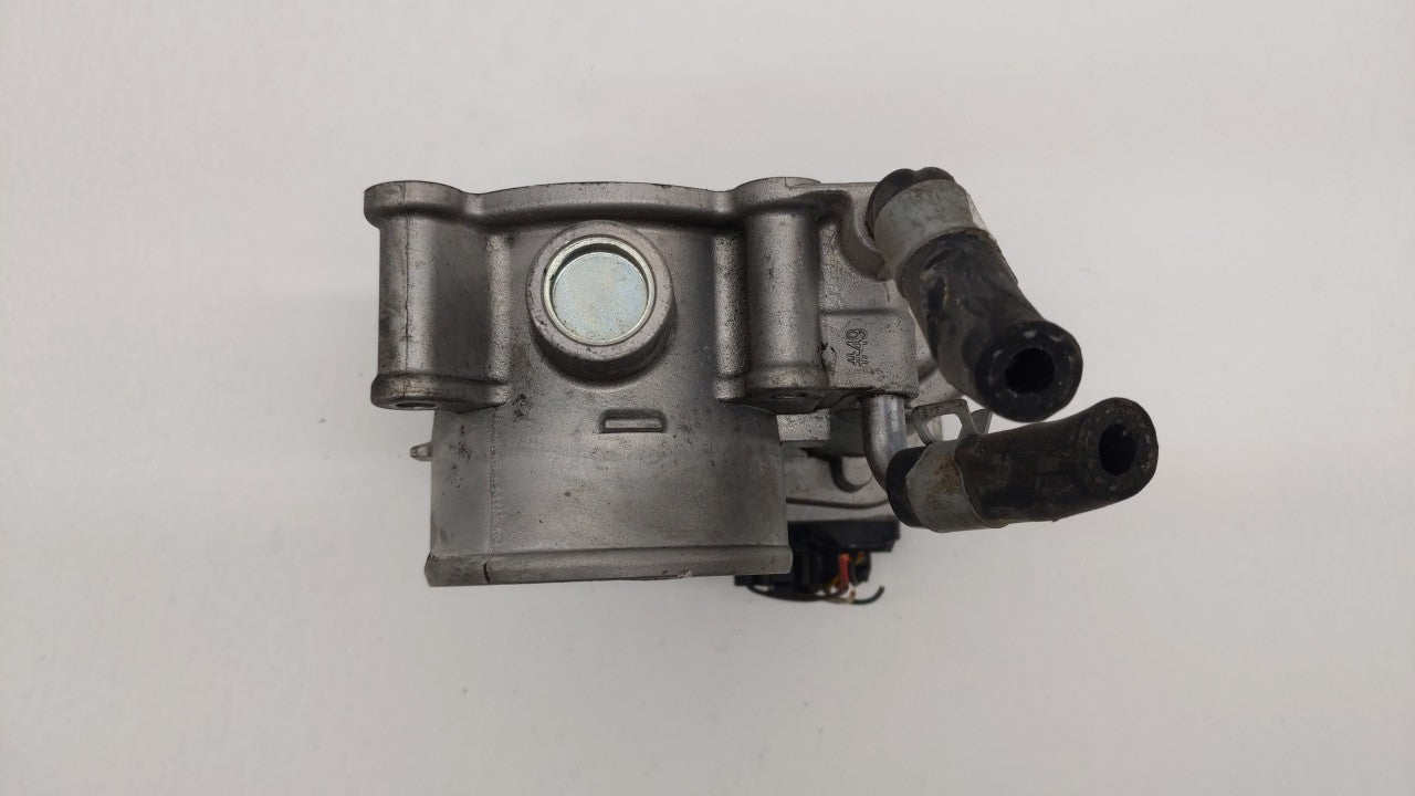 2011-2018 Hyundai Elantra Throttle Body P/N:35100-2E000 Fits Fits 2011 2012 2013 2014 2015 2016 2017 2018 2019 OEM Used Auto