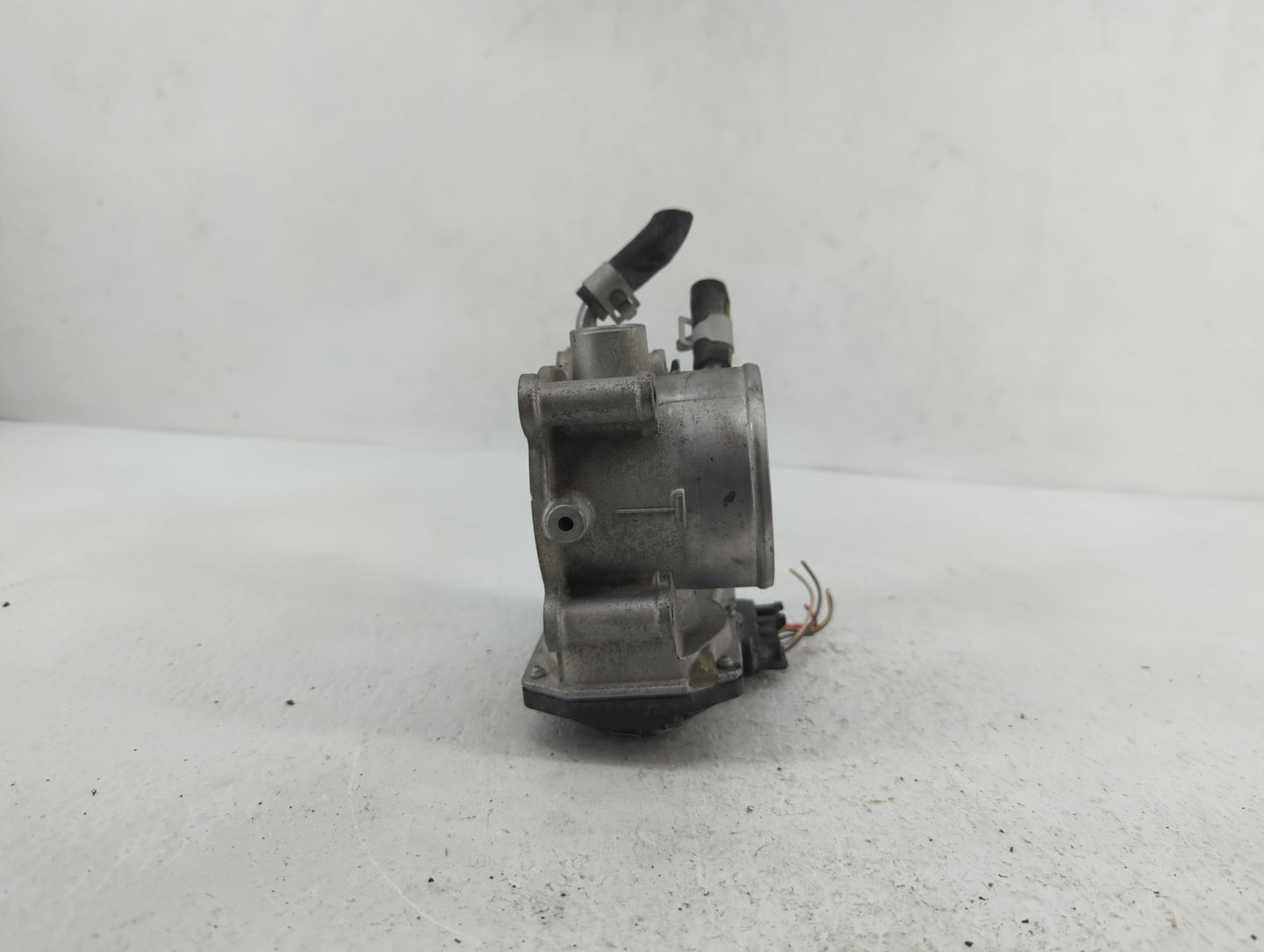 2011-2018 Hyundai Elantra Throttle Body P/N:35100-2E000 1302150124 Fits Fits 2011 2012 2013 2014 2015 2016 2017 2018 2019 OE