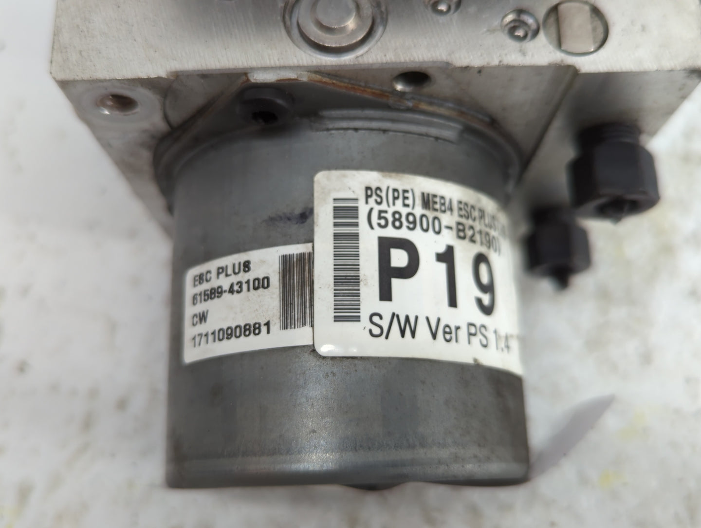 2019 Hyundai Elantra ABS Pump Control Module Replacement P/N:61589-43100 Fits OEM Used Auto Parts - Oemusedautoparts1.com