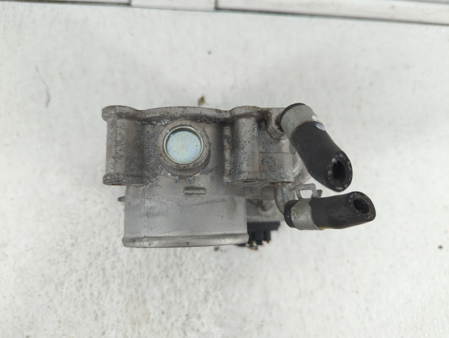 2011-2018 Hyundai Elantra Throttle Body P/N:35100-2E000 1302150124 Fits Fits 2011 2012 2013 2014 2015 2016 2017 2018 2019 OE