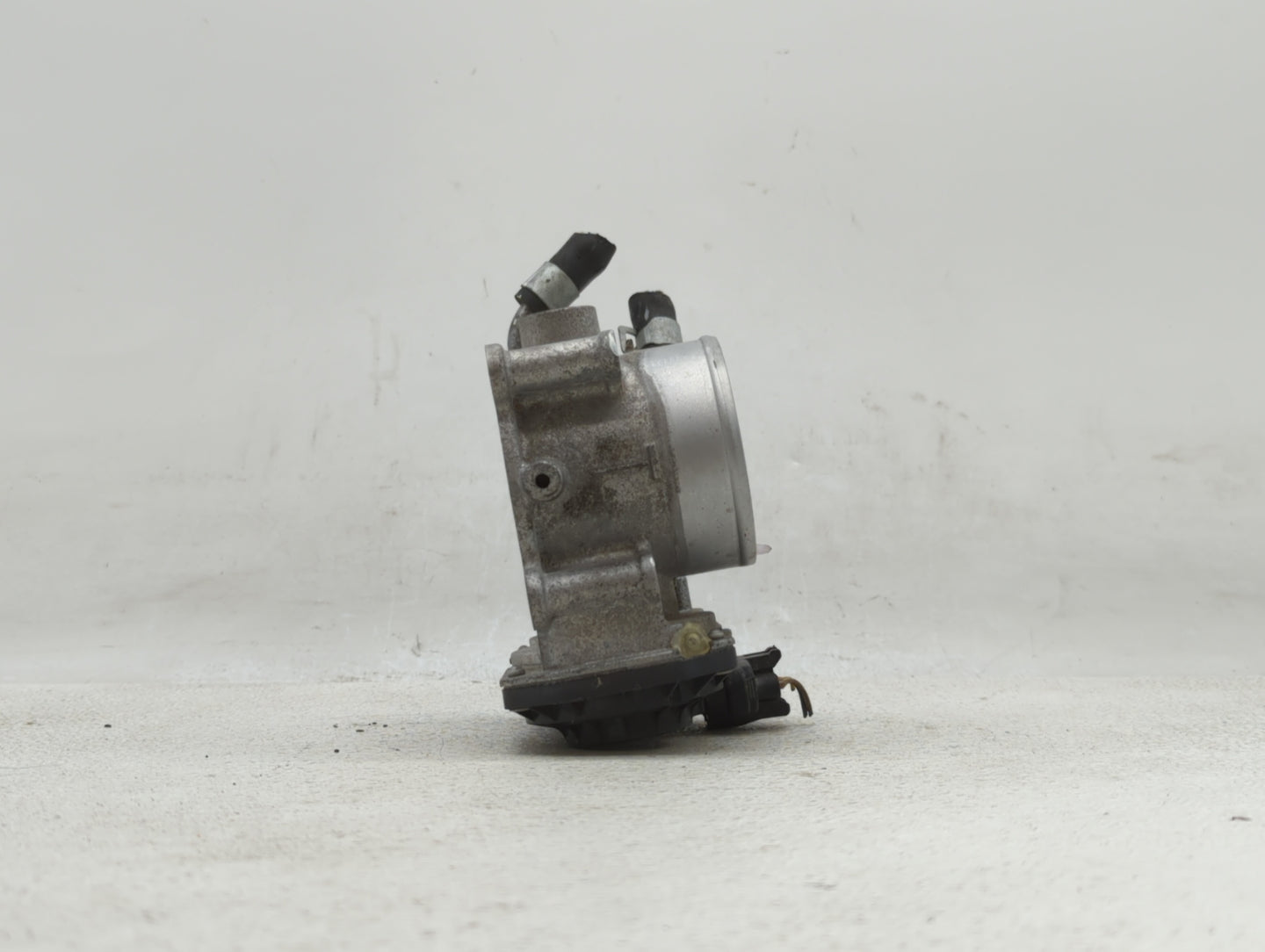 2011-2018 Hyundai Elantra Throttle Body P/N:35100-2E000 1302150124 Fits Fits 2011 2012 2013 2014 2015 2016 2017 2018 2019 OE