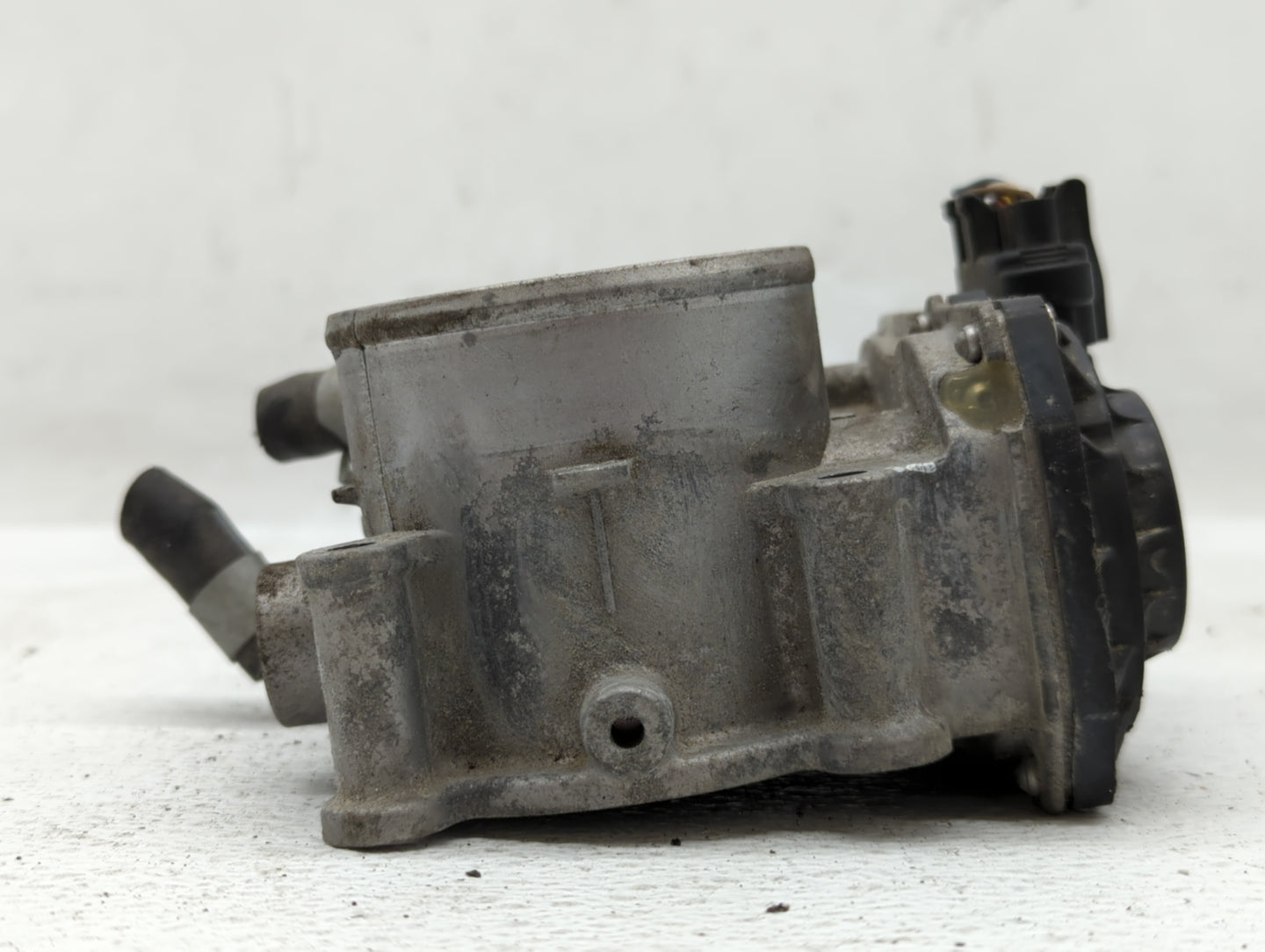 2011-2020 Hyundai Elantra Throttle Body P/N:35100-2E000 35100-2E710 Fits OEM Used Auto Parts - Oemusedautoparts1.com