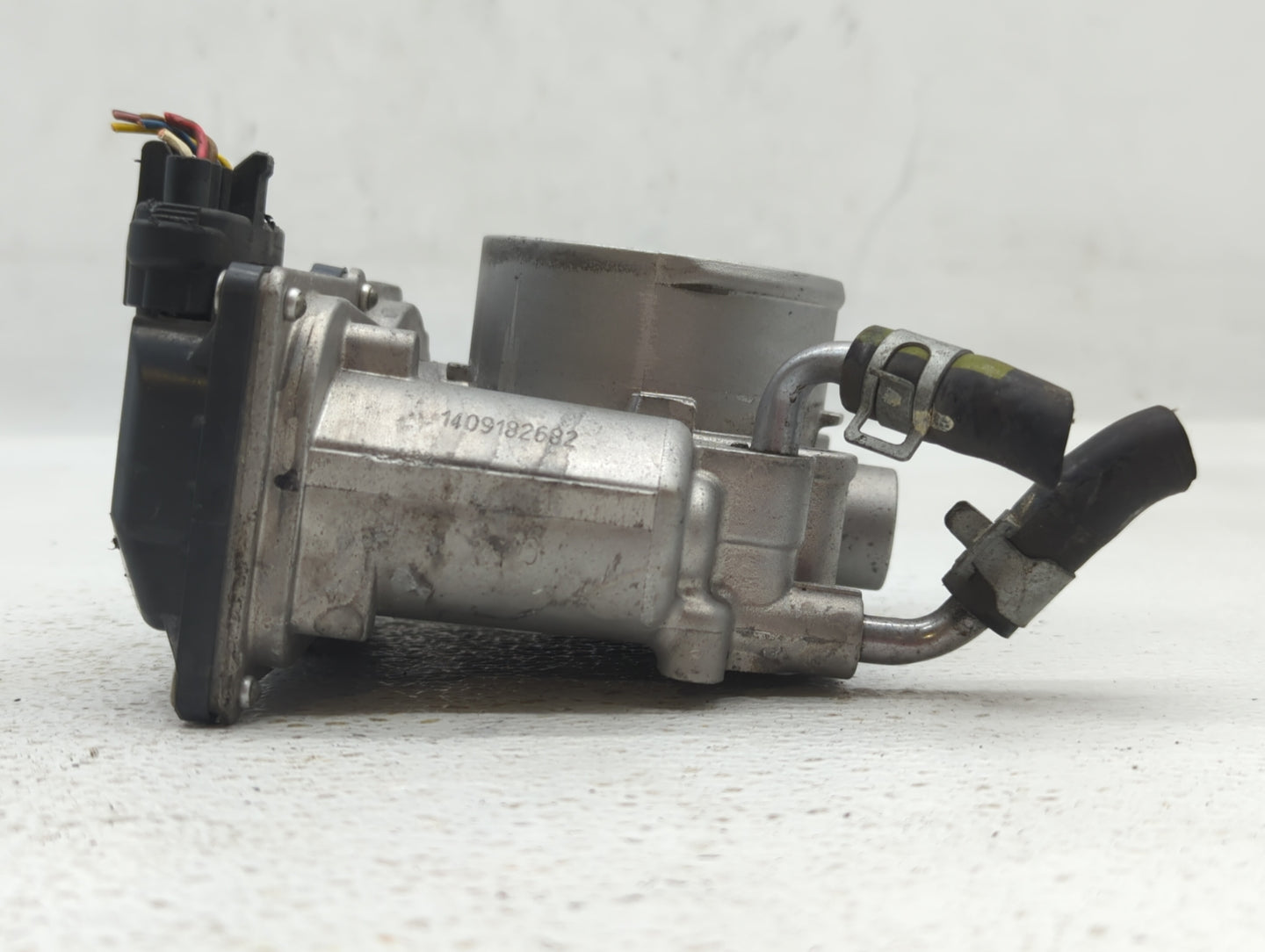 2011-2020 Hyundai Elantra Throttle Body P/N:35100-2E000 Fits Fits 2011 2012 2013 2014 2015 2016 2017 2018 2019 2020 2021 OEM
