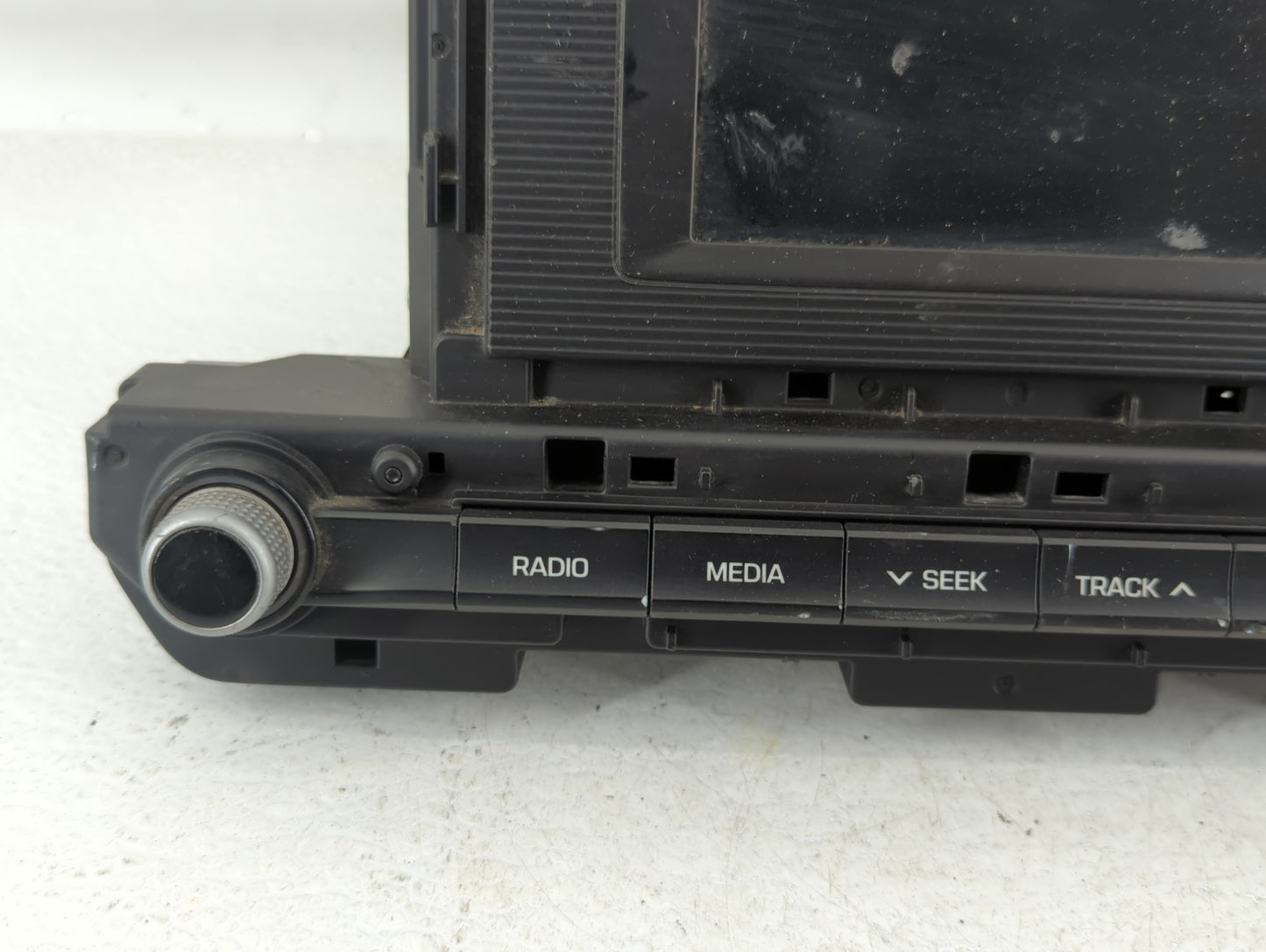 2019-2020 Hyundai Elantra Am Fm Cd Player Radio Receiver - Oemusedautoparts1.com