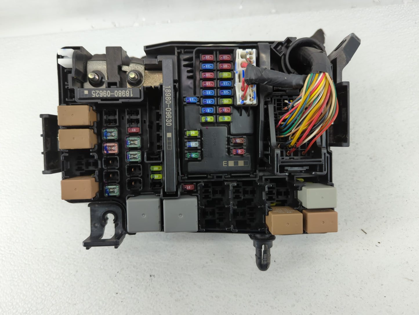 2017 Hyundai Elantra Fusebox Fuse Box Panel Relay Module P/N:91956-F2021 Fits OEM Used Auto Parts - Oemusedautoparts1.com