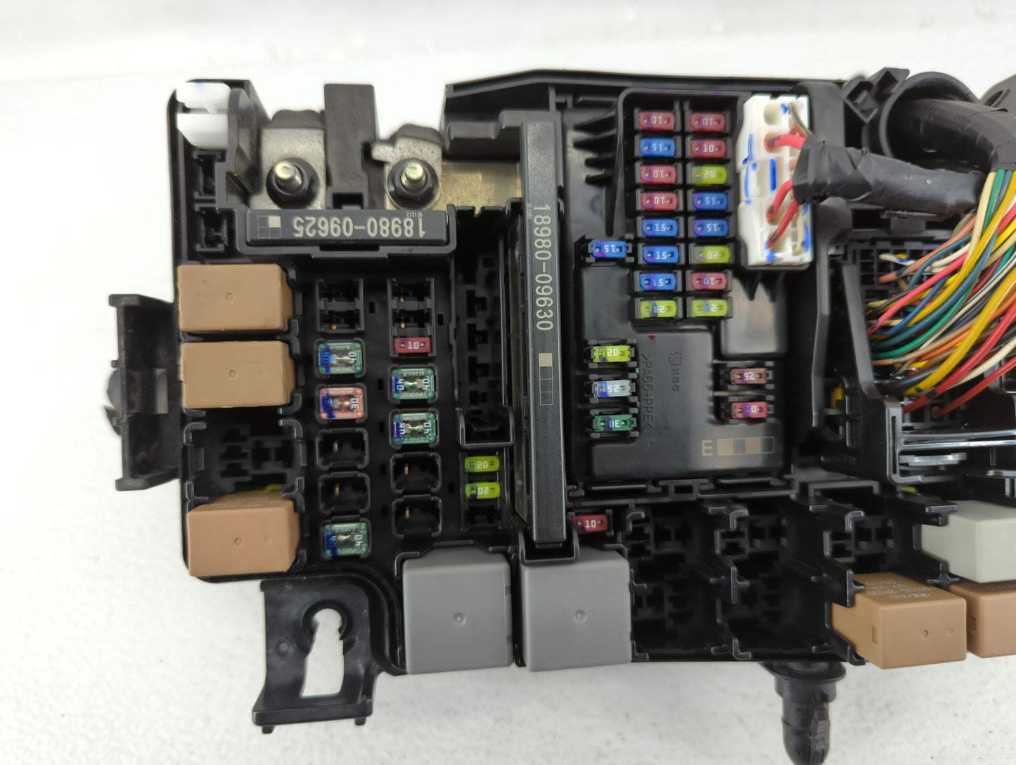 2017 Hyundai Elantra Fusebox Fuse Box Panel Relay Module P/N:91956-F2021 Fits OEM Used Auto Parts - Oemusedautoparts1.com