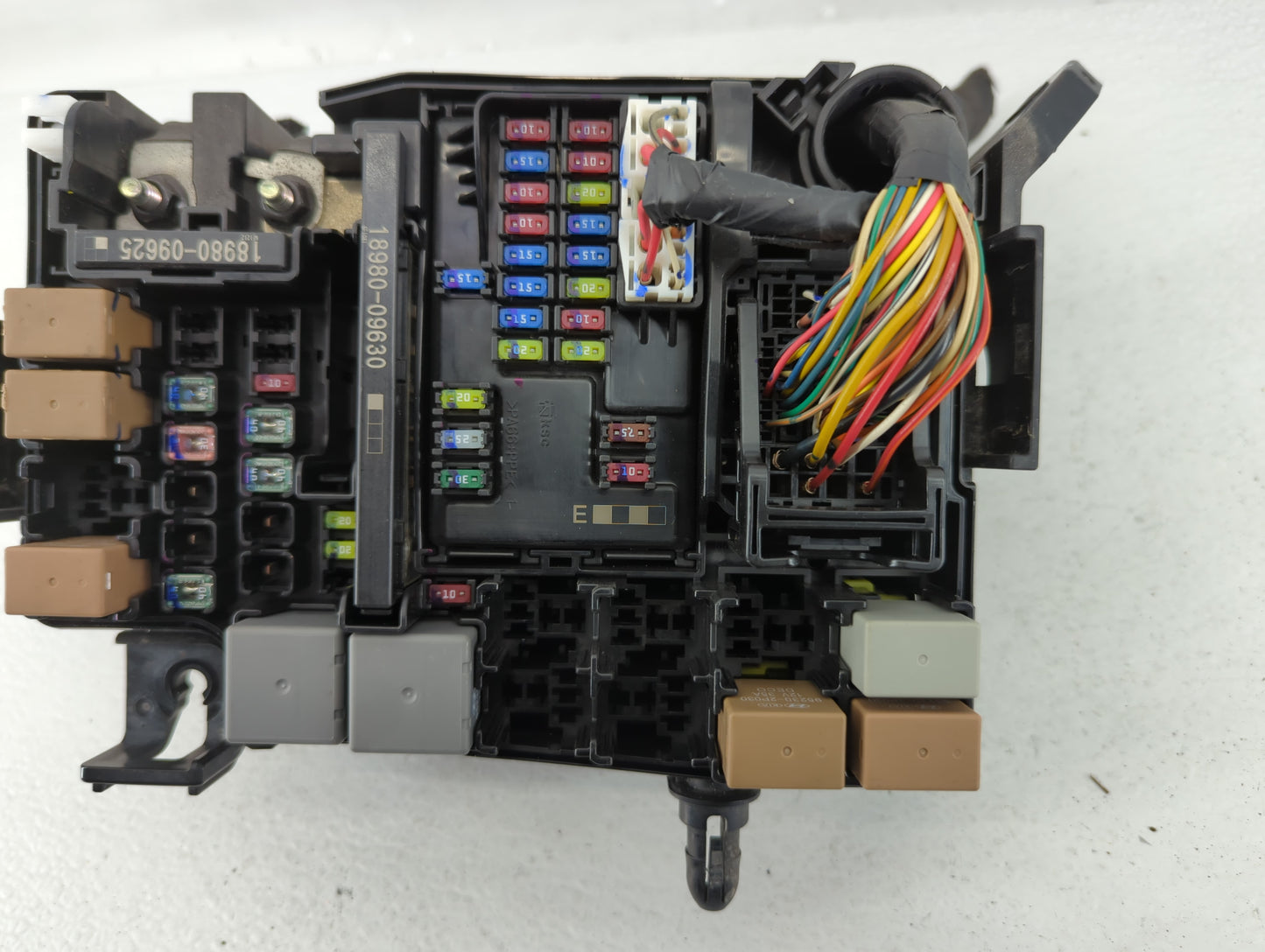 2017 Hyundai Elantra Fusebox Fuse Box Panel Relay Module P/N:91956-F2021 Fits OEM Used Auto Parts - Oemusedautoparts1.com