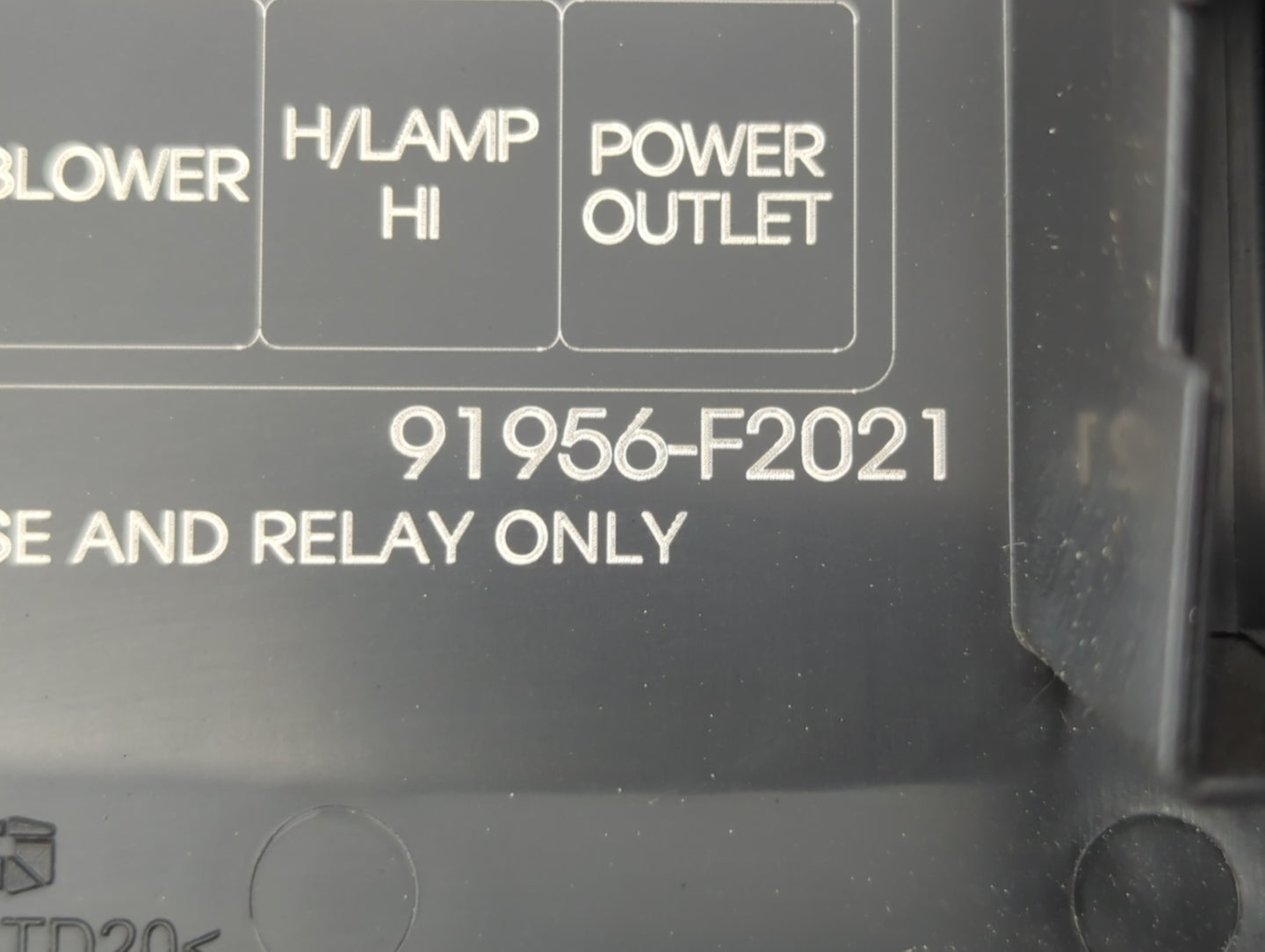 2017 Hyundai Elantra Fusebox Fuse Box Panel Relay Module P/N:91956-F2021 Fits OEM Used Auto Parts - Oemusedautoparts1.com