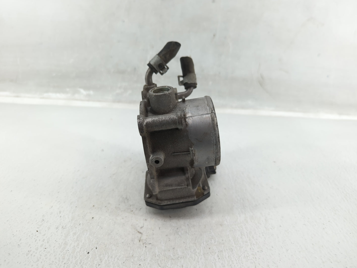 2011-2020 Hyundai Elantra Throttle Body P/N:5323 07B24 35100-2E000 Fits OEM Used Auto Parts - Oemusedautoparts1.com