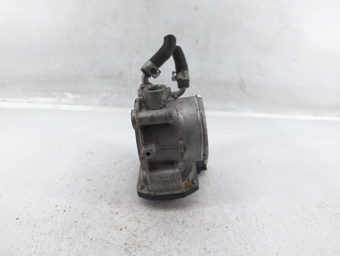 2011-2020 Hyundai Elantra Throttle Body P/N:35100-2E000 Fits Fits 2011 2012 2013 2014 2015 2016 2017 2018 2019 2020 2021 OEM