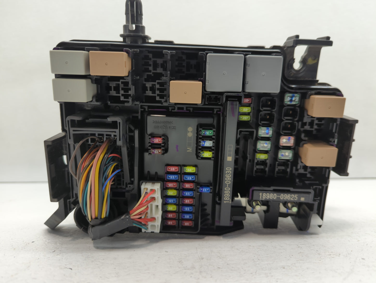 2019-2020 Hyundai Elantra Fusebox Fuse Box Panel Relay Module P/N:91210FAA00AA Fits Fits 2019 2020 OEM Used Auto Parts - Oem
