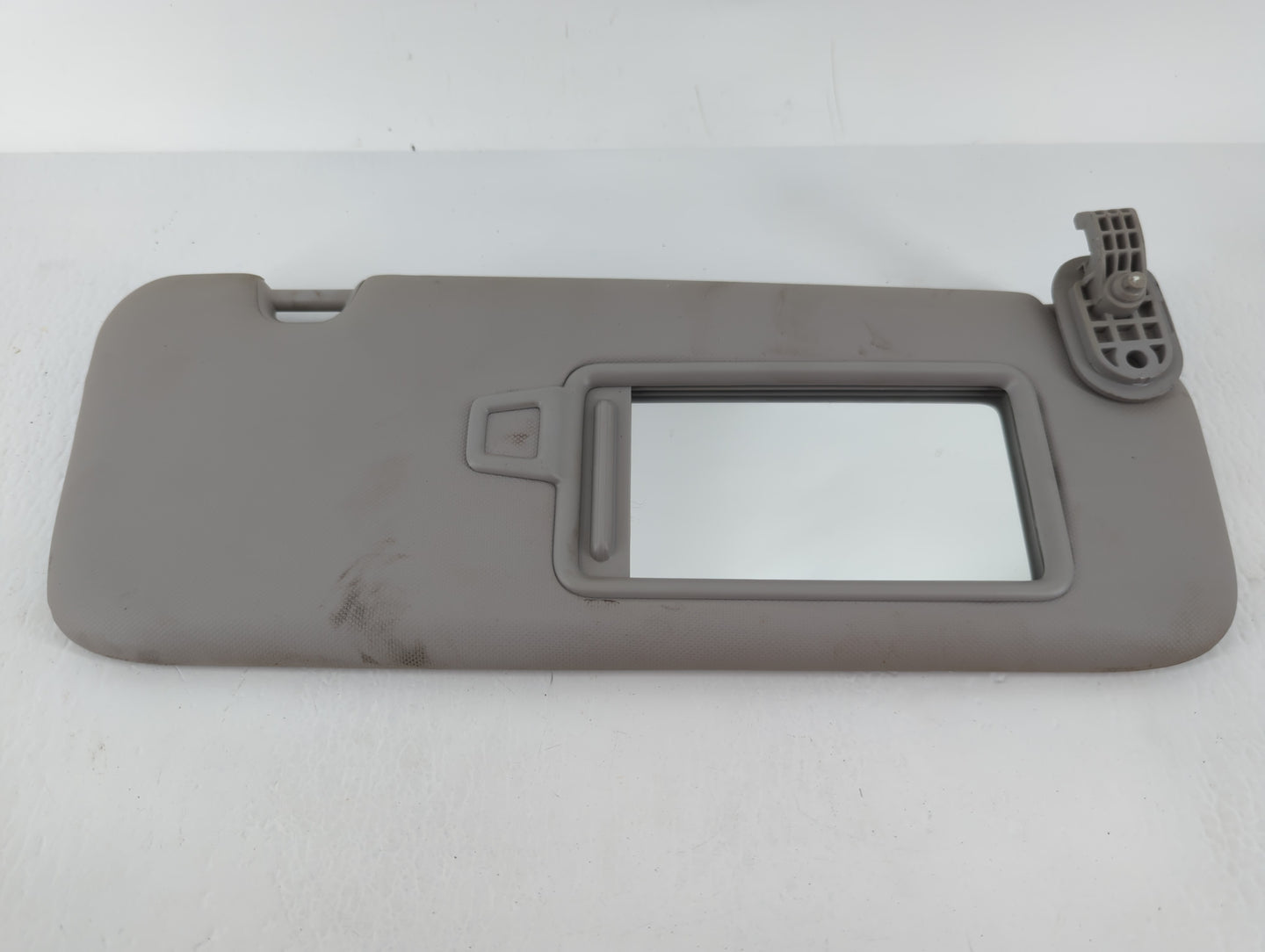 2017-2020 Hyundai Elantra Sun Visor Shade Replacement Passenger Right Mirror Fits Fits 2017 2018 2019 2020 OEM Used Auto Par