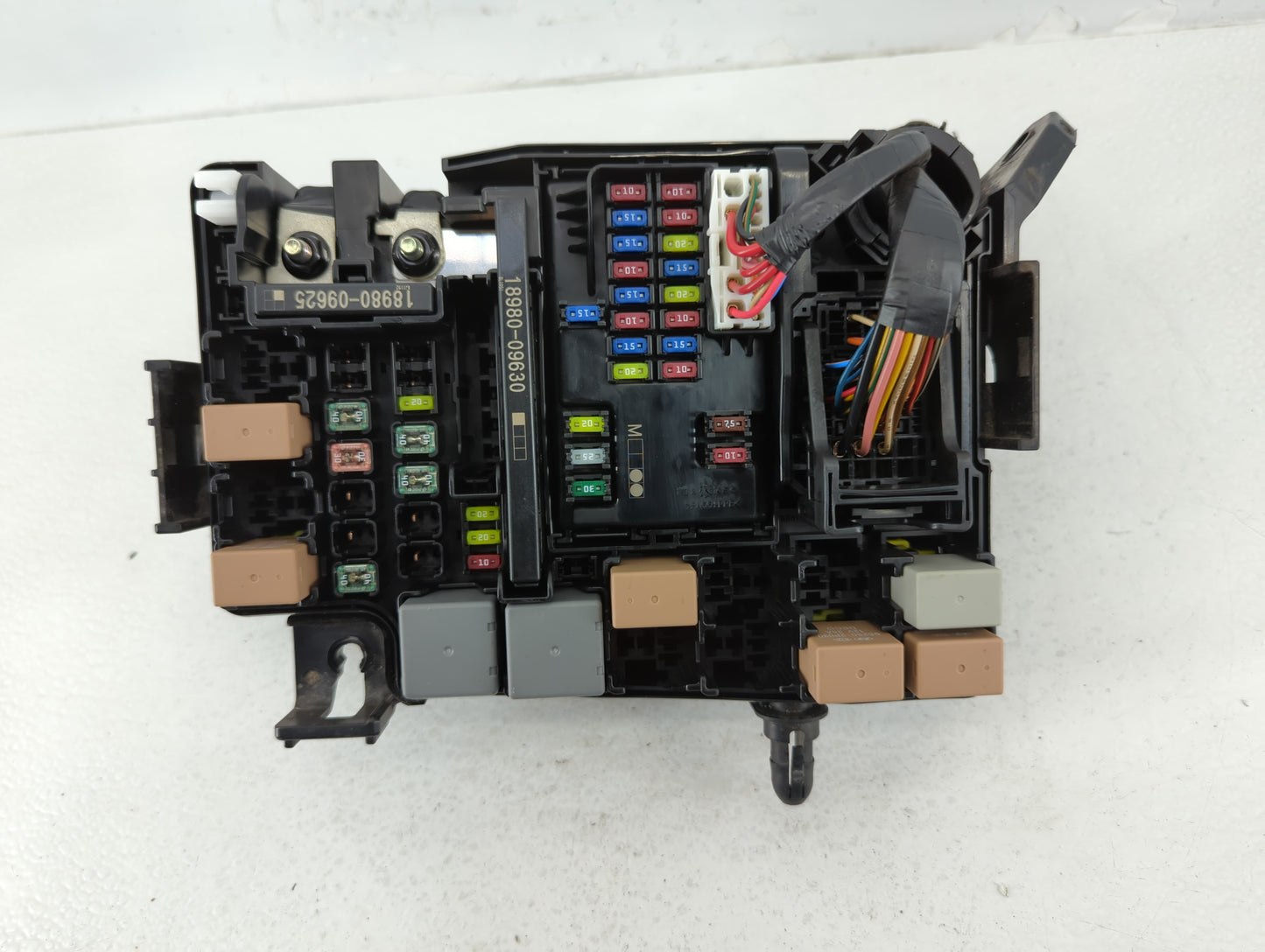2019-2020 Hyundai Elantra Fusebox Fuse Box Panel Relay Module P/N:91260 F2300 Fits Fits 2019 2020 OEM Used Auto Parts - Oemu