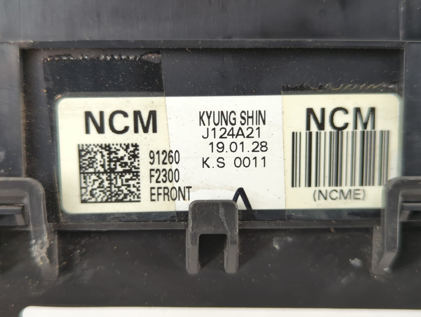 2019-2020 Hyundai Elantra Fusebox Fuse Box Panel Relay Module P/N:91260 F2300 Fits Fits 2019 2020 OEM Used Auto Parts - Oemu
