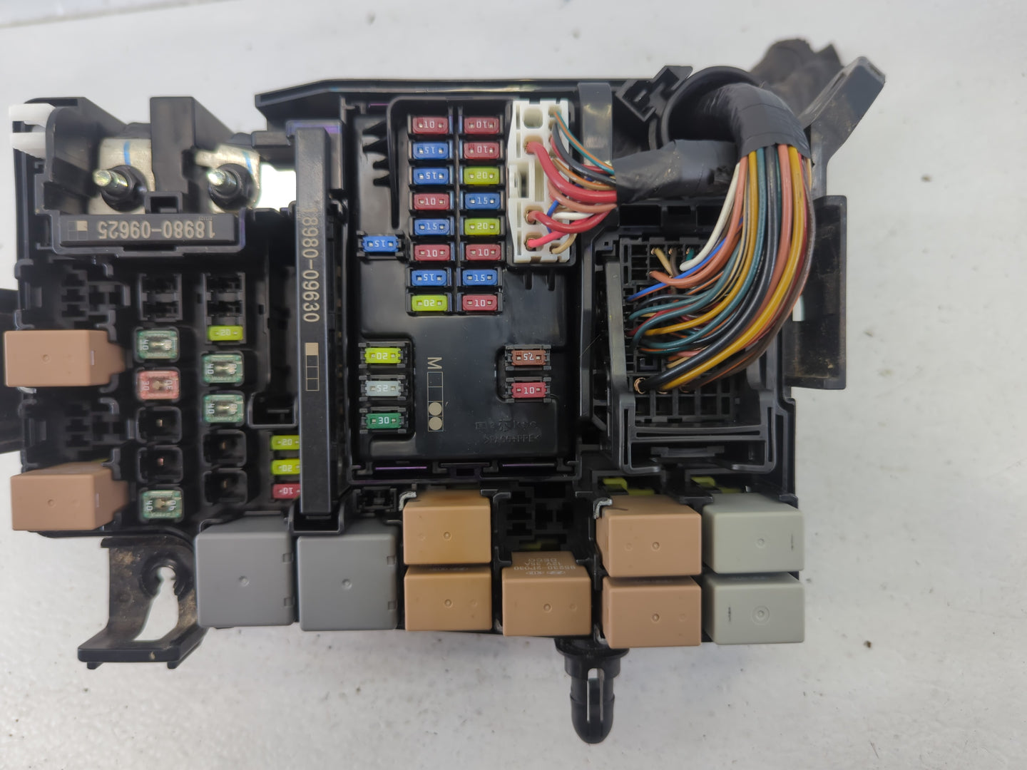2019-2020 Hyundai Elantra Fusebox Fuse Box Panel Relay Module P/N:91956-F2025 Fits Fits 2019 2020 OEM Used Auto Parts - Oemu