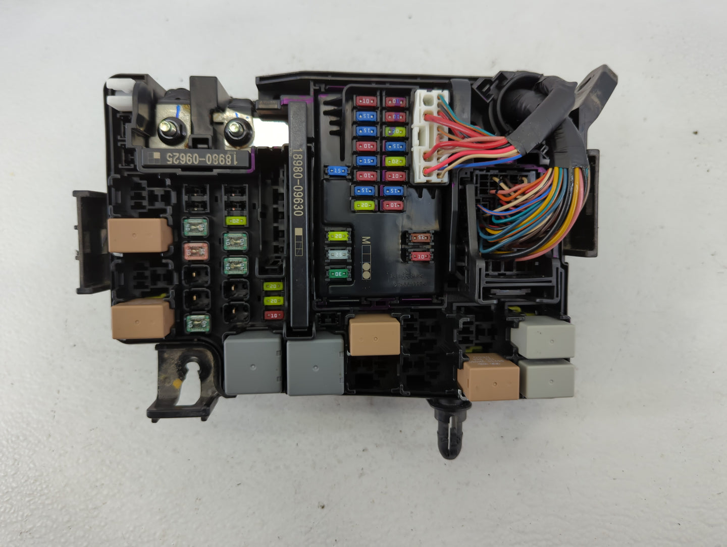 2019-2020 Hyundai Elantra Fusebox Fuse Box Panel Relay Module P/N:91956-F2025 Fits Fits 2019 2020 OEM Used Auto Parts - Oemu
