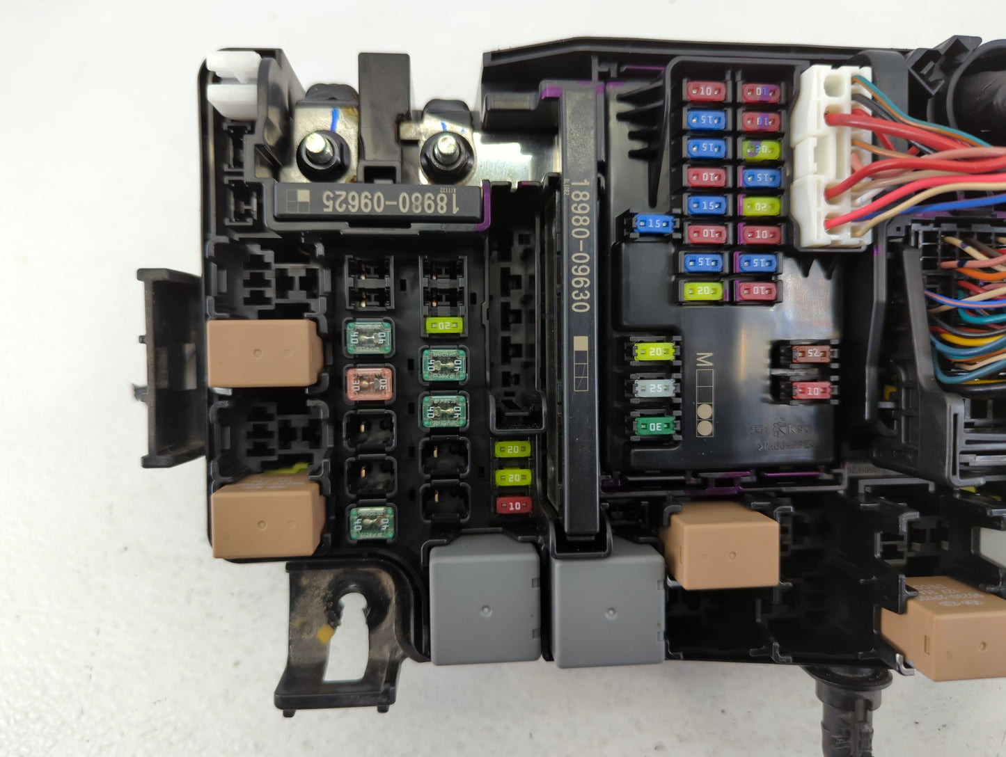 2019-2020 Hyundai Elantra Fusebox Fuse Box Panel Relay Module P/N:91956-F2025 Fits Fits 2019 2020 OEM Used Auto Parts - Oemu