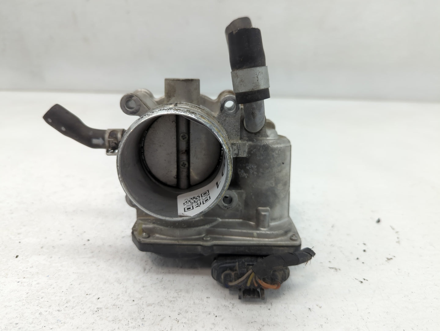 2017-2020 Hyundai Elantra Throttle Body P/N:35100-2B340 Fits Fits 2015 2016 2017 2018 2019 2020 2021 2022 OEM Used Auto Part