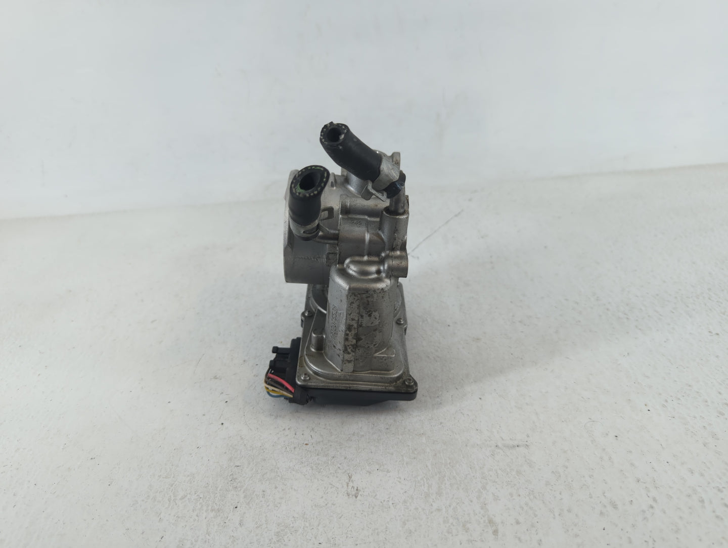 2011-2020 Hyundai Elantra Throttle Body P/N:5323 02B09 35100-2E000 Fits OEM Used Auto Parts - Oemusedautoparts1.com