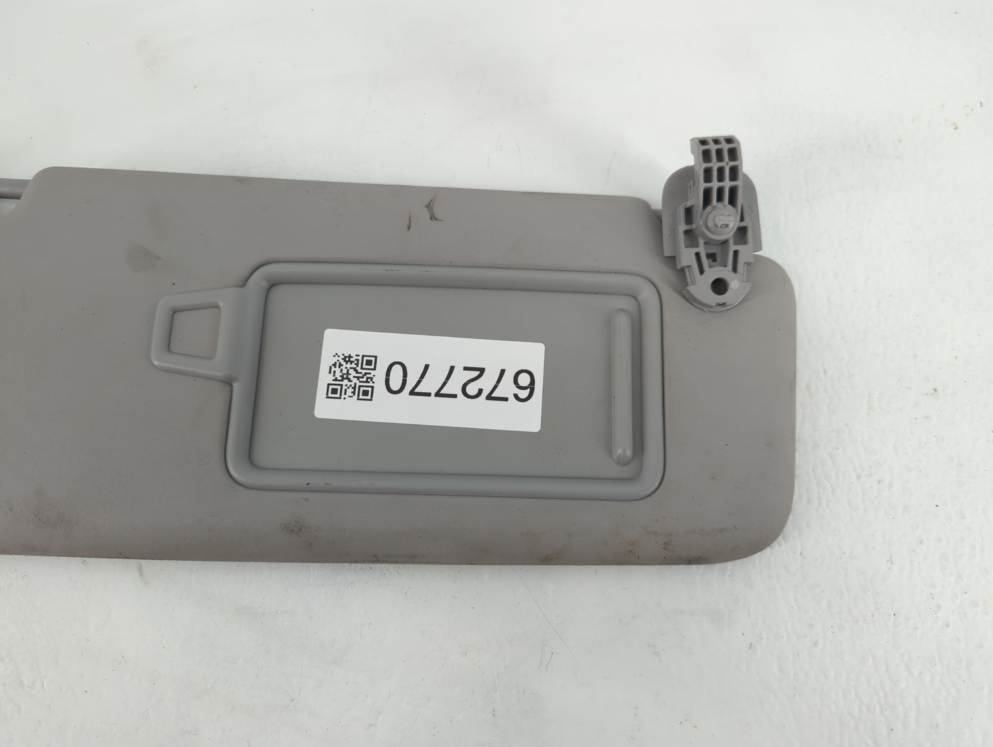 2018-2020 Hyundai Elantra Sun Visor Shade Replacement Driver Left Mirror Fits Fits 2018 2019 2020 OEM Used Auto Parts - Oemu