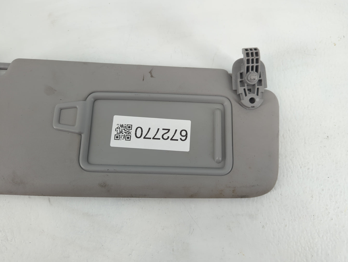 2018-2020 Hyundai Elantra Sun Visor Shade Replacement Driver Left Mirror Fits Fits 2018 2019 2020 OEM Used Auto Parts - Oemu