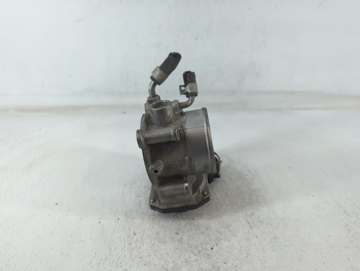 2011-2020 Hyundai Elantra Throttle Body P/N:5323 11B16 35100-2E000 Fits OEM Used Auto Parts - Oemusedautoparts1.com