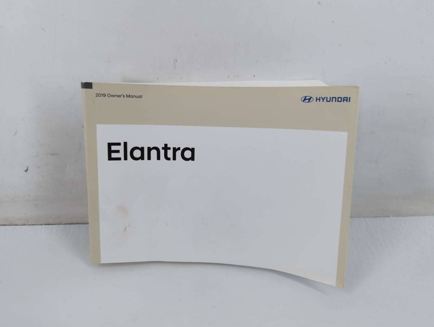 2019 Hyundai Elantra Owners Manual Book Guide P/N:JF2O-EC8NC OEM Used Auto Parts - Oemusedautoparts1.com