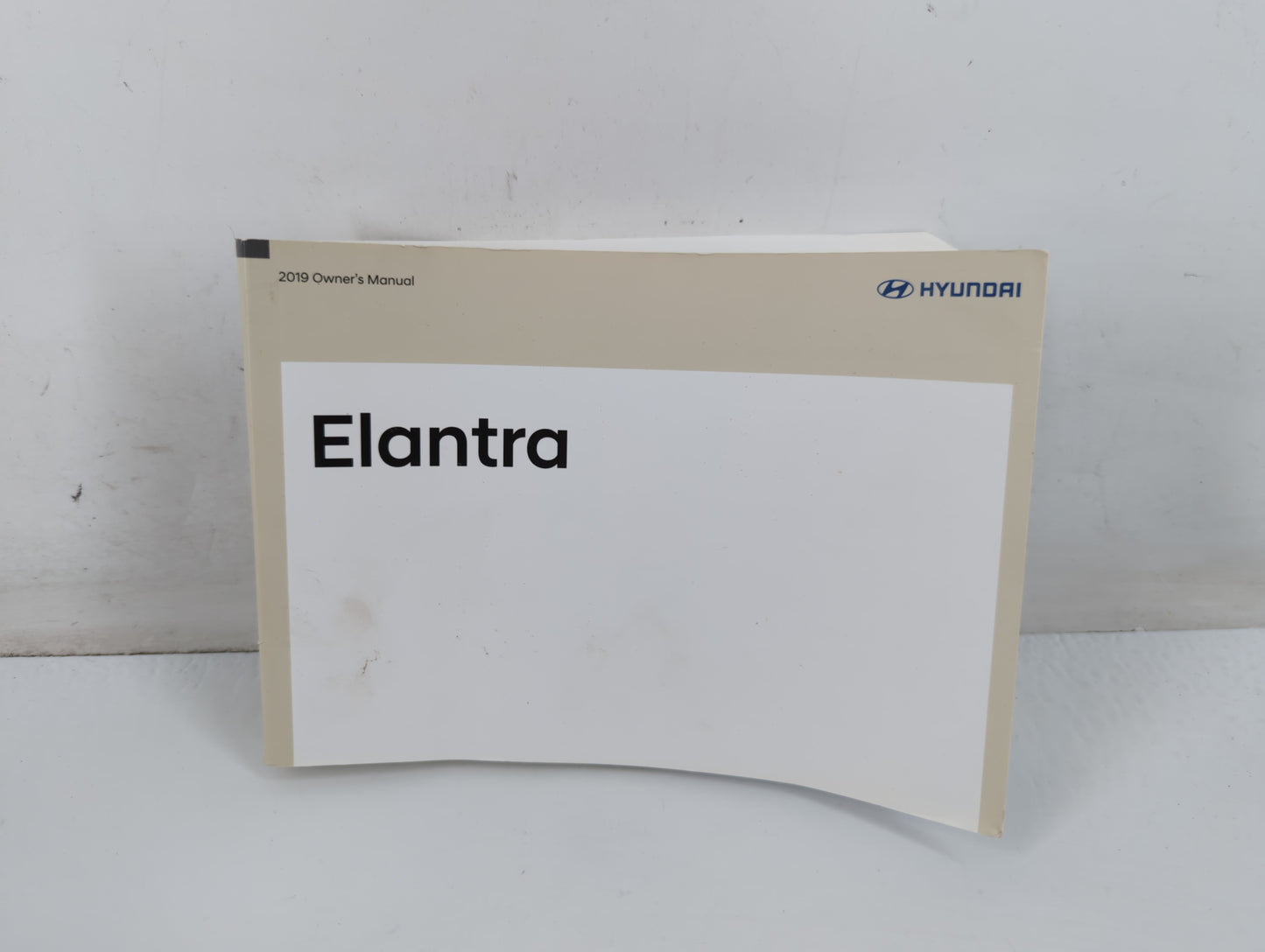 2019 Hyundai Elantra Owners Manual Book Guide P/N:JF2O-EC8NC OEM Used Auto Parts - Oemusedautoparts1.com