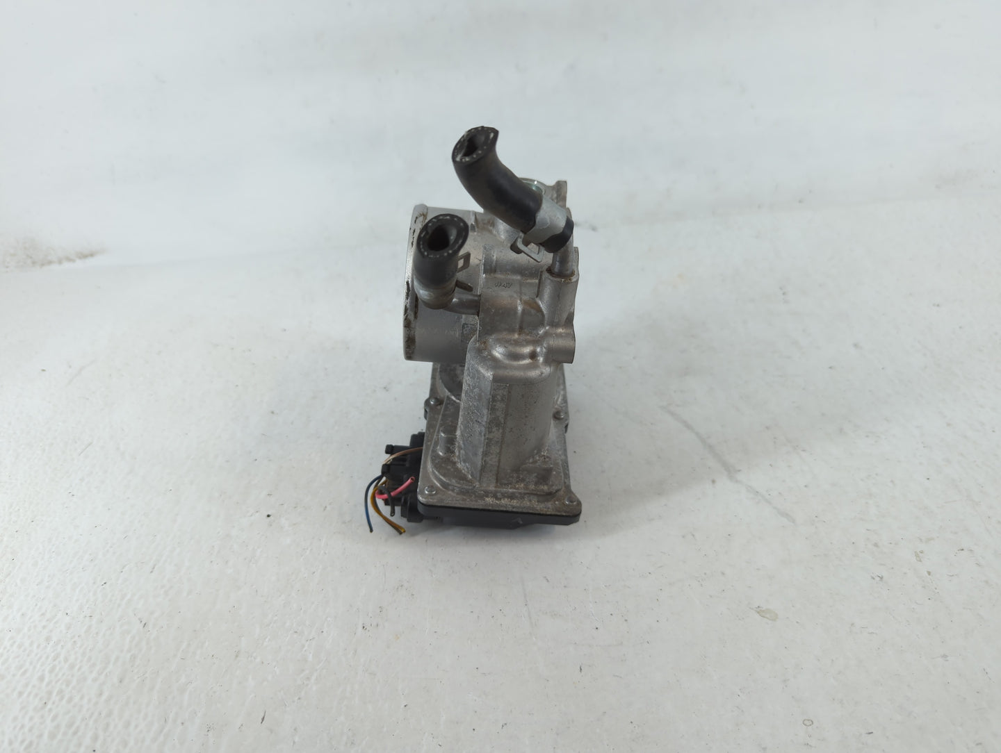 2011-2020 Hyundai Elantra Throttle Body P/N:35100-2E000 Fits Fits 2011 2012 2013 2014 2015 2016 2017 2018 2019 2020 2021 OEM