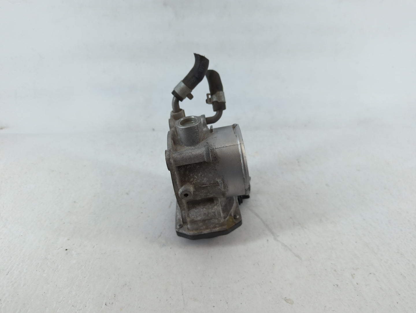 2011-2020 Hyundai Elantra Throttle Body P/N:35100-2E000 Fits Fits 2011 2012 2013 2014 2015 2016 2017 2018 2019 2020 2021 OEM