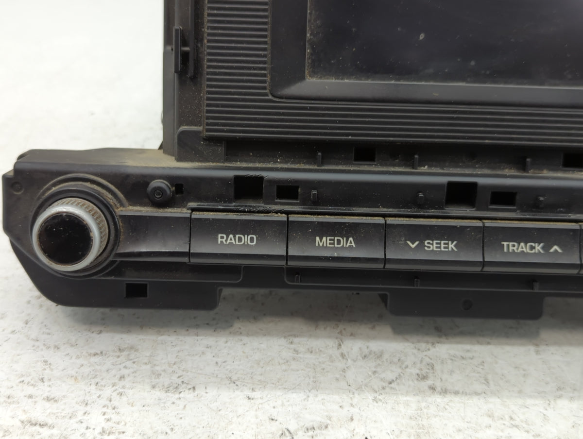 2019-2020 Hyundai Elantra Am Fm Cd Player Radio Receiver 732069 - Oemusedautoparts1.com