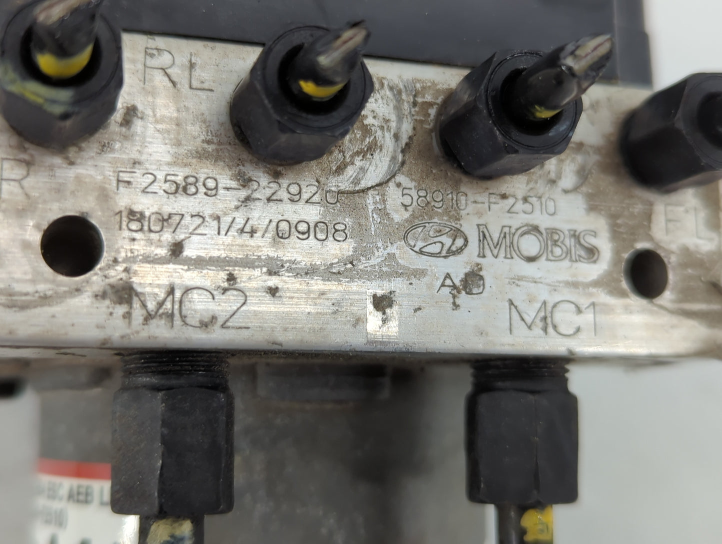 2019 Hyundai Elantra ABS Pump Control Module Replacement P/N:F2589-22920 Fits OEM Used Auto Parts - Oemusedautoparts1.com