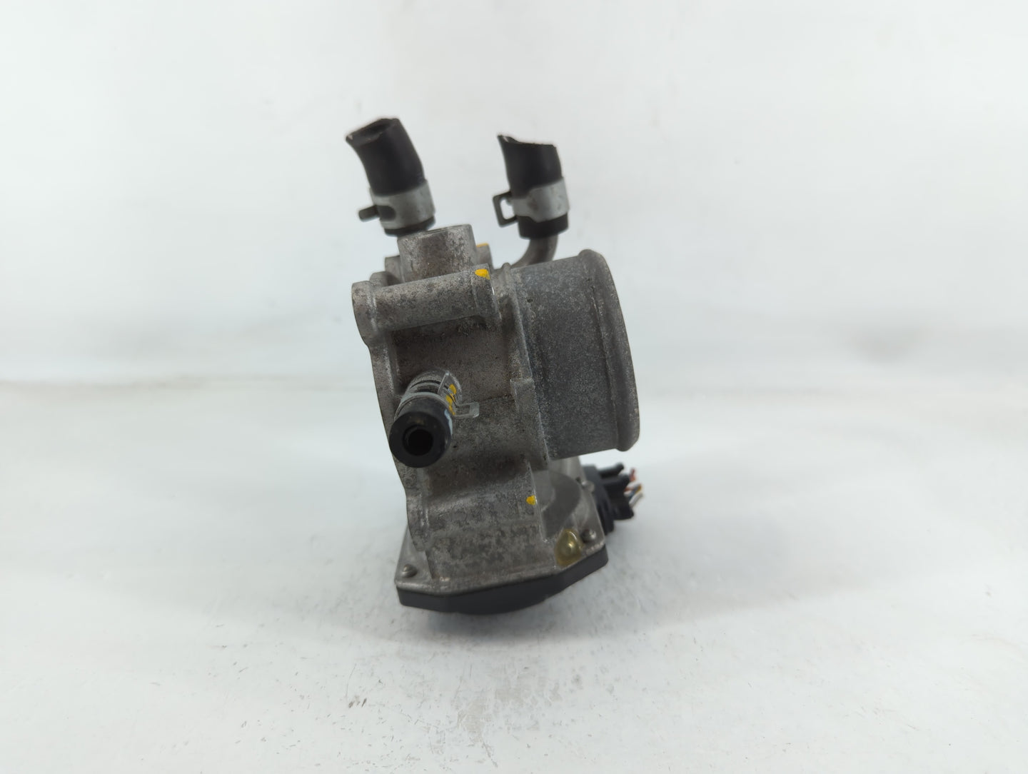 2017-2020 Hyundai Elantra Throttle Body P/N:35100-2B340 Fits Fits 2015 2016 2017 2018 2019 2020 2021 2022 OEM Used Auto Part