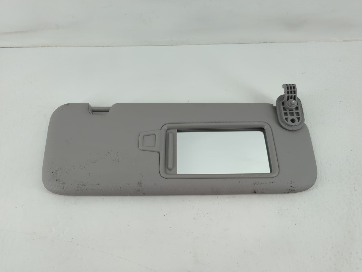 2017-2020 Hyundai Elantra Sun Visor Shade Replacement Passenger Right Mirror Fits Fits 2017 2018 2019 2020 OEM Used Auto Par