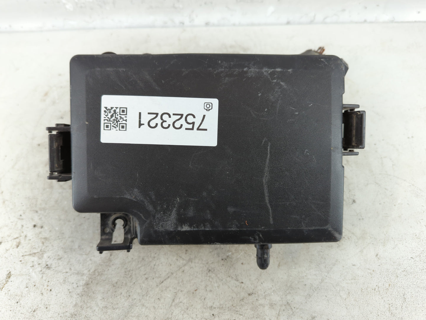 2019-2020 Hyundai Elantra Fusebox Fuse Box Panel Relay Module P/N:91260 F2270 Fits Fits 2019 2020 OEM Used Auto Parts - Oemu