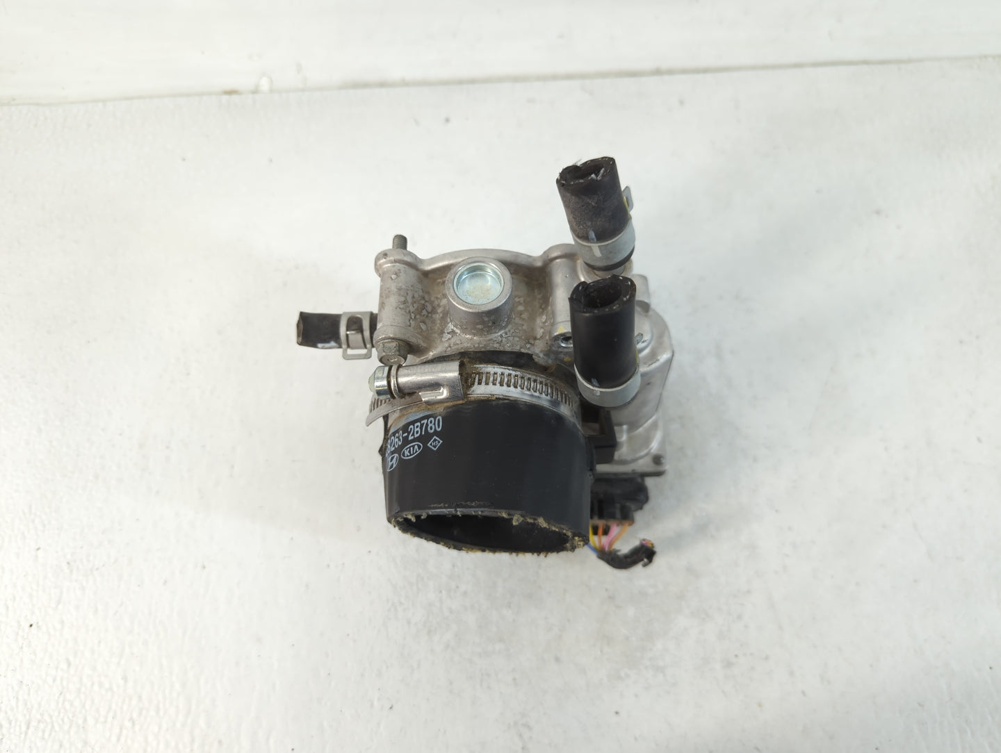 2017-2020 Hyundai Elantra Throttle Body P/N:35100-2B340 Fits Fits 2015 2016 2017 2018 2019 2020 2021 2022 OEM Used Auto Part