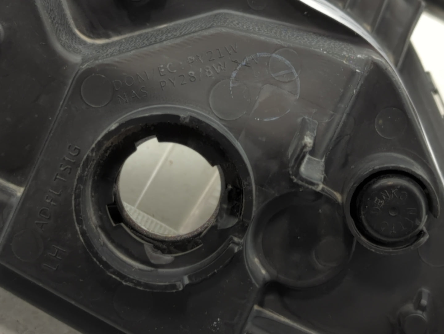 Hyundai Elantra Passenger Right Oem Head Light Headlight Lamp - Oemusedautoparts1.com
