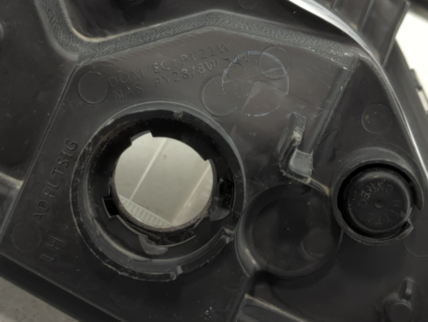 Hyundai Elantra Passenger Right Oem Head Light Headlight Lamp - Oemusedautoparts1.com