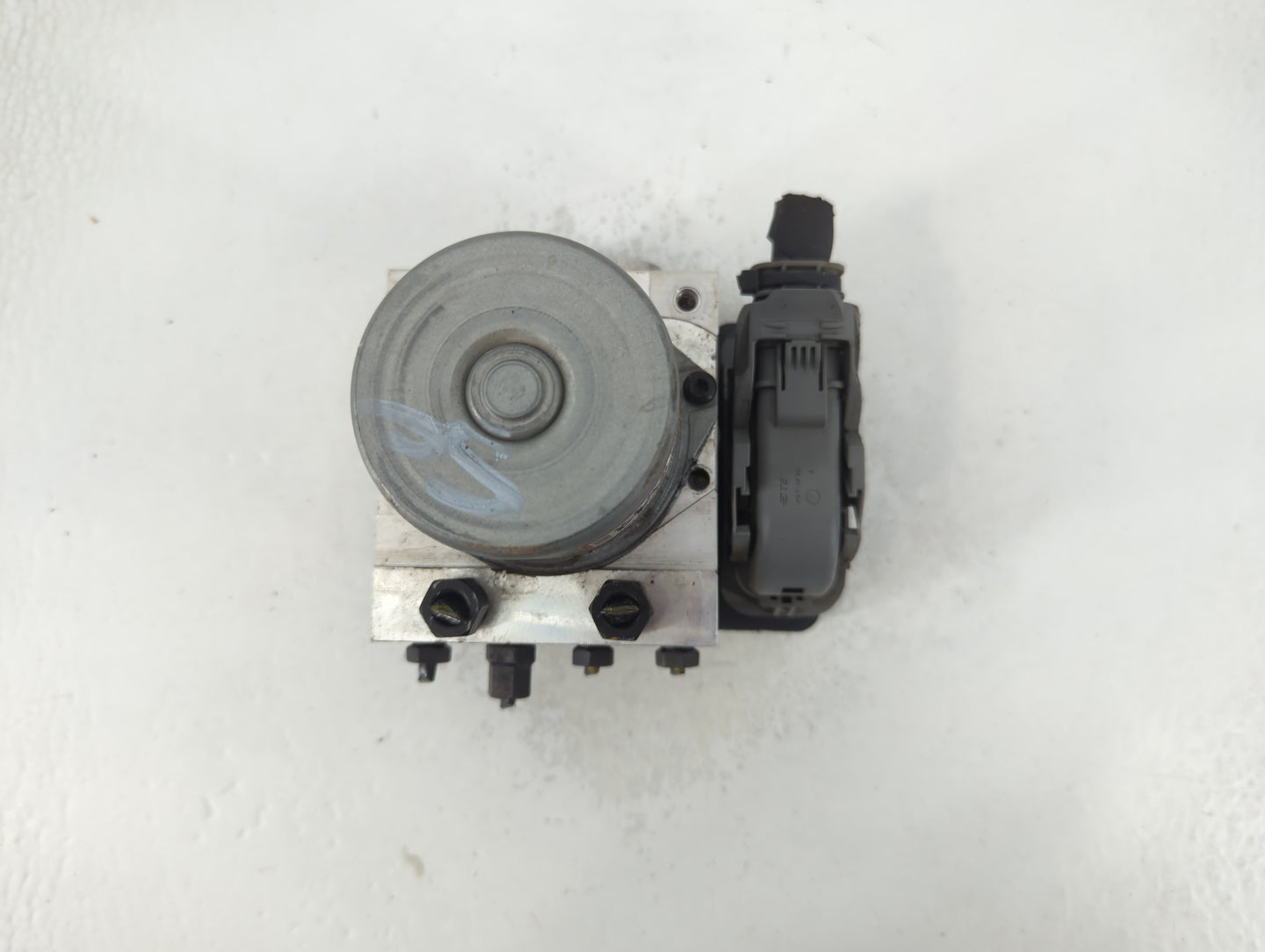 2019 Hyundai Elantra ABS Pump Control Module Replacement P/N:58910-F2510 F2589-22920 Fits OEM Used Auto Parts - Oemusedautop