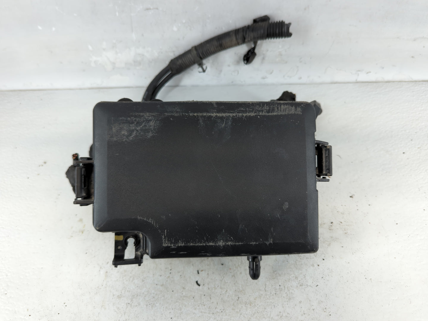 2019-2020 Hyundai Elantra Fusebox Fuse Box Panel Relay Module P/N:91956-F2025 Fits Fits 2019 2020 OEM Used Auto Parts - Oemu