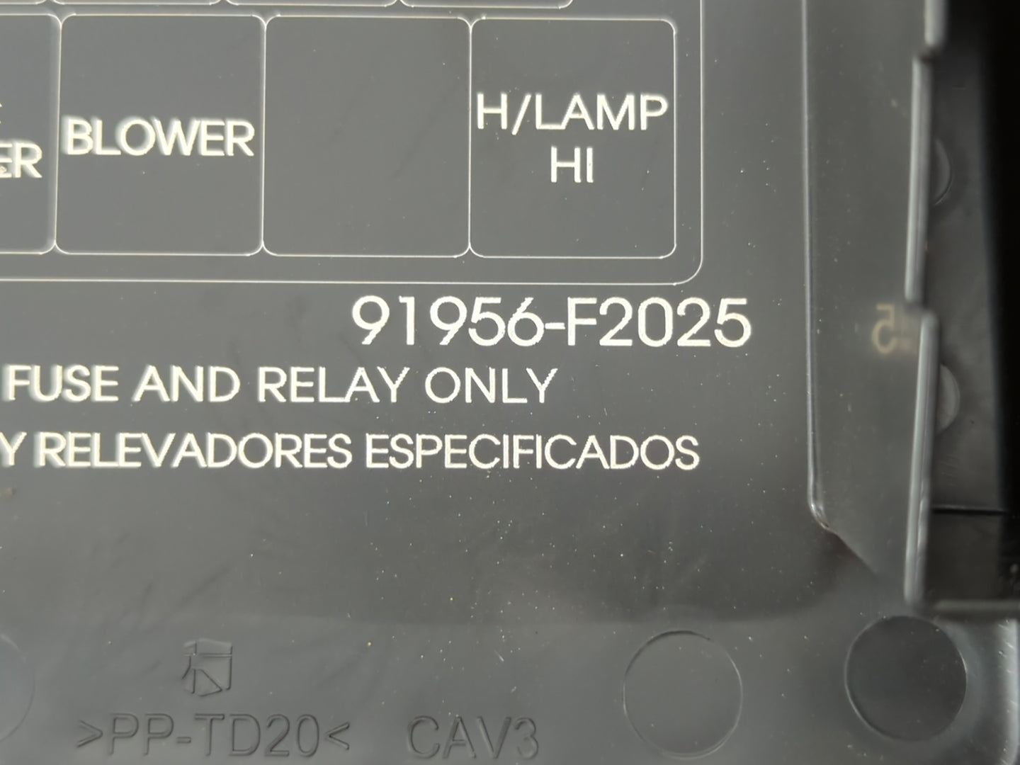 2019-2020 Hyundai Elantra Fusebox Fuse Box Panel Relay Module P/N:91956-F2025 Fits Fits 2019 2020 OEM Used Auto Parts - Oemu