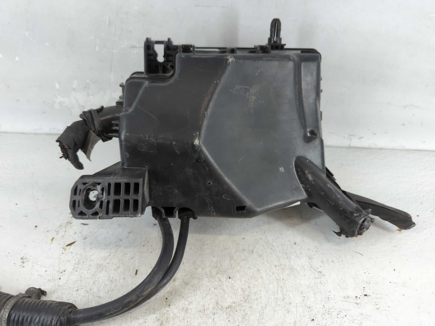2019-2020 Hyundai Elantra Fusebox Fuse Box Panel Relay Module P/N:91956-F2025 Fits Fits 2019 2020 OEM Used Auto Parts - Oemu